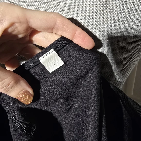 LULULEMON ribbed Yoga V-neck Top - Picture 5 of 5